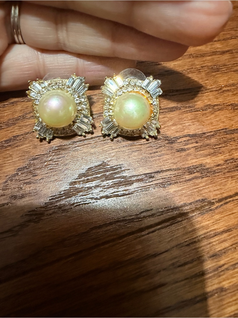 Gold Tone Pearl and Crystal Cluster Stud Earrings - Pink Pearl